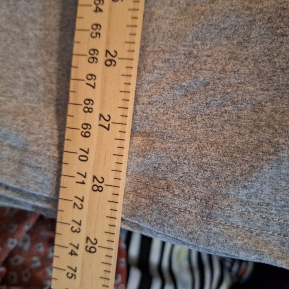 SHEIN Gray Tee with Red Graphic - Picture 5 of 5